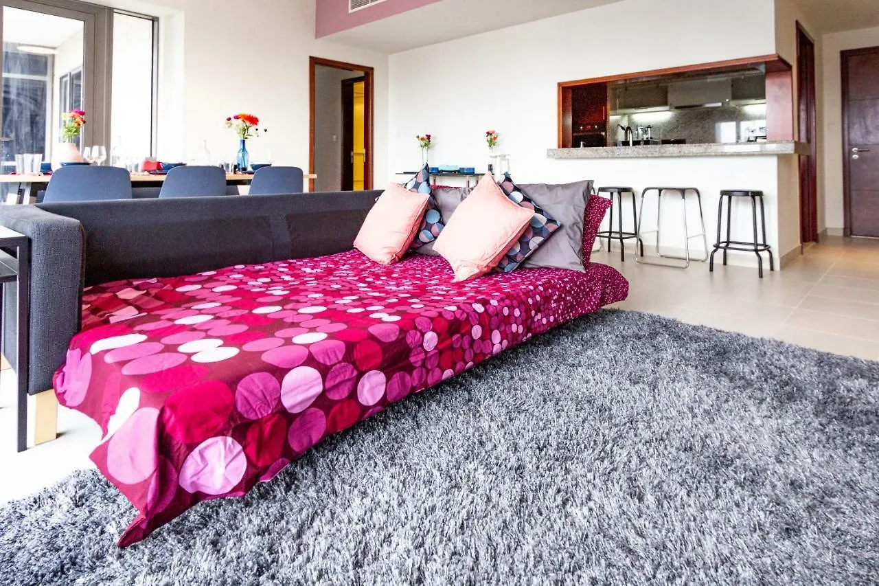Quintessential Quarters - Ultra-Modern And Spacious Aparment Dubai